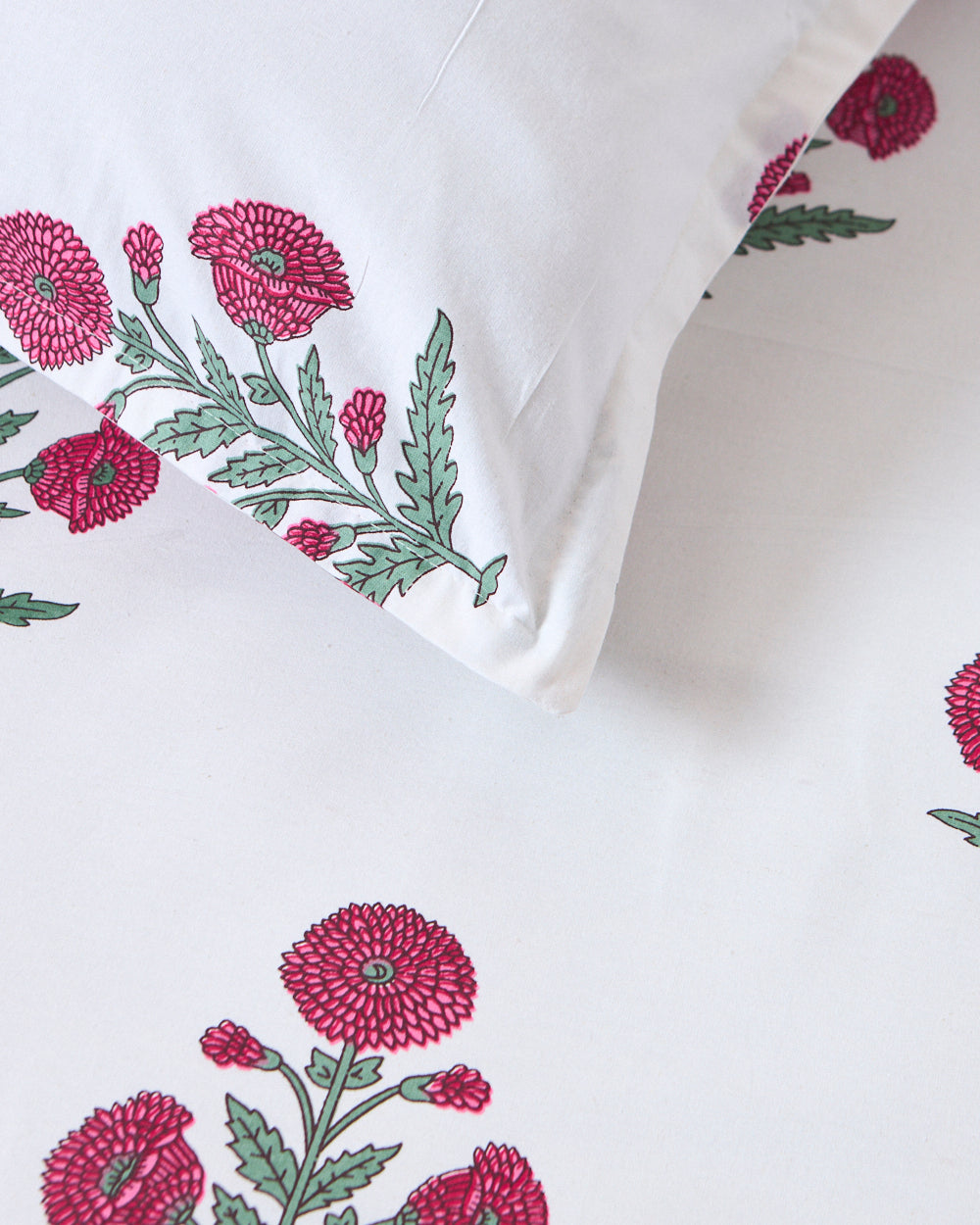Bloomin’ Boota – Red Floral Bedsheet Set 180TC