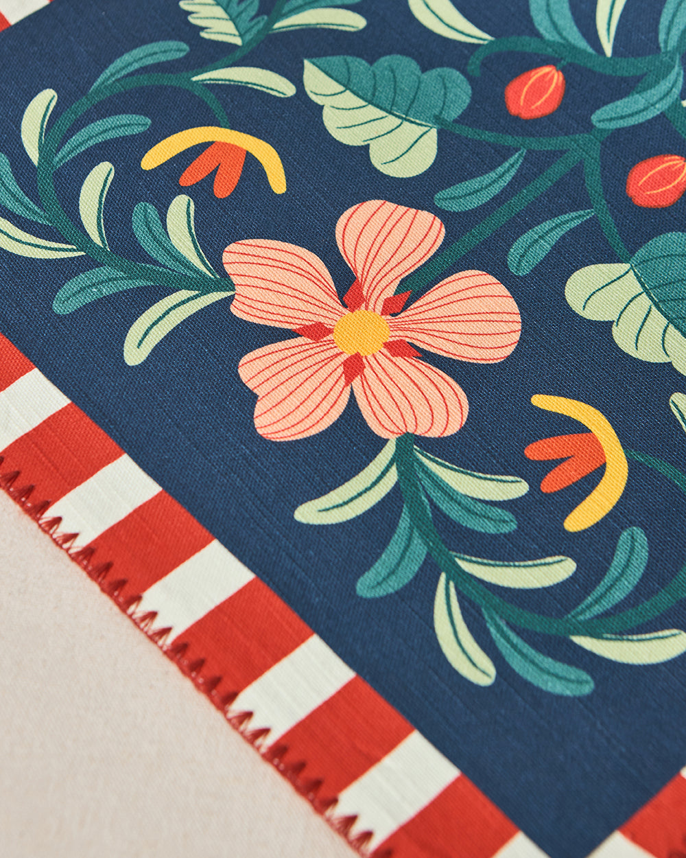 Apple Orchards Table Runner, 13"x72" | Kashmir Trails