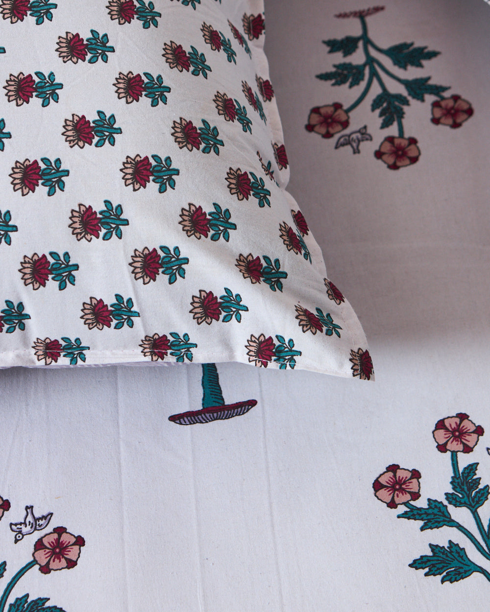 Paisley Max – Magenta Cotton Bedsheet 144TC