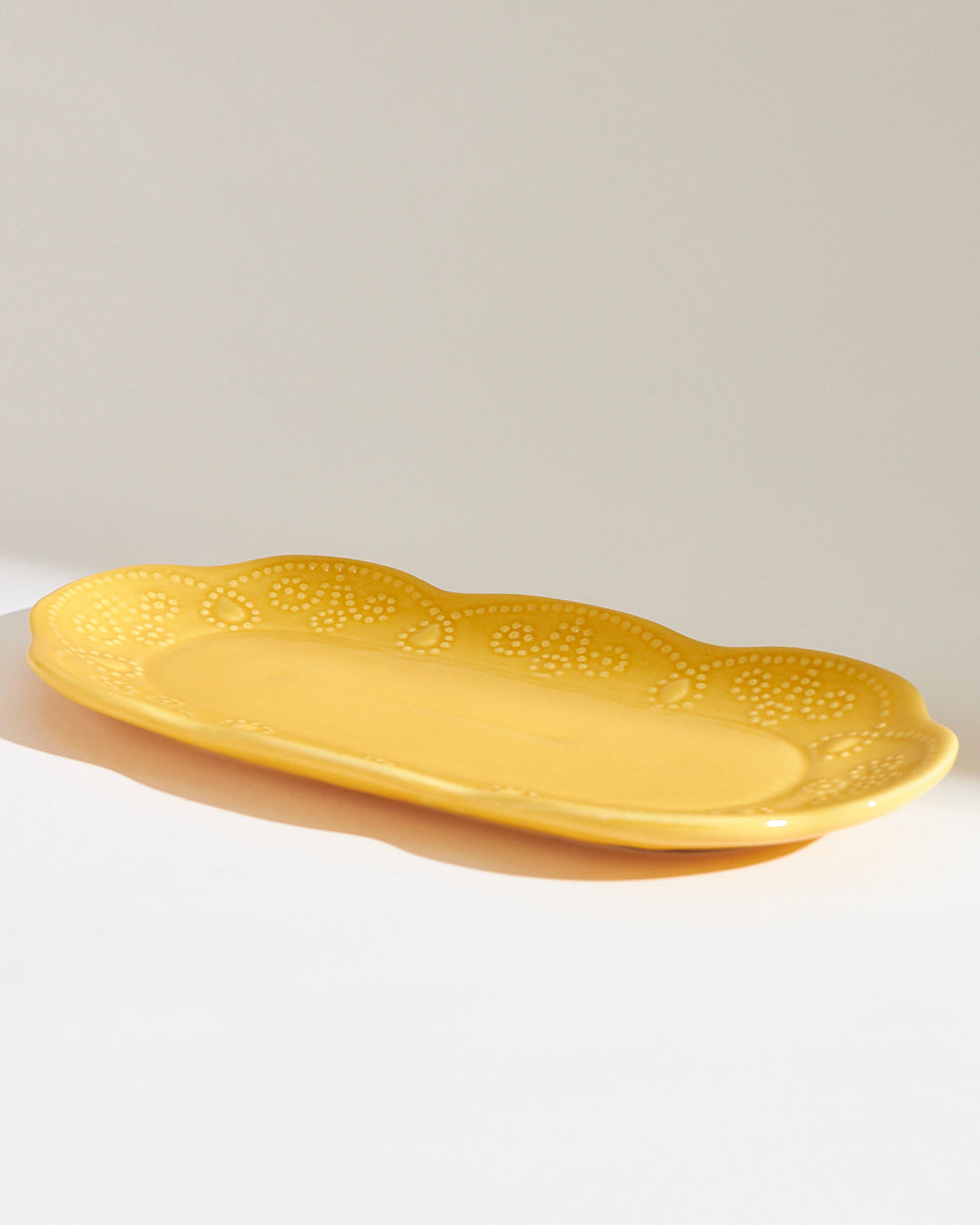 Essentials Lace Platter, Yellow