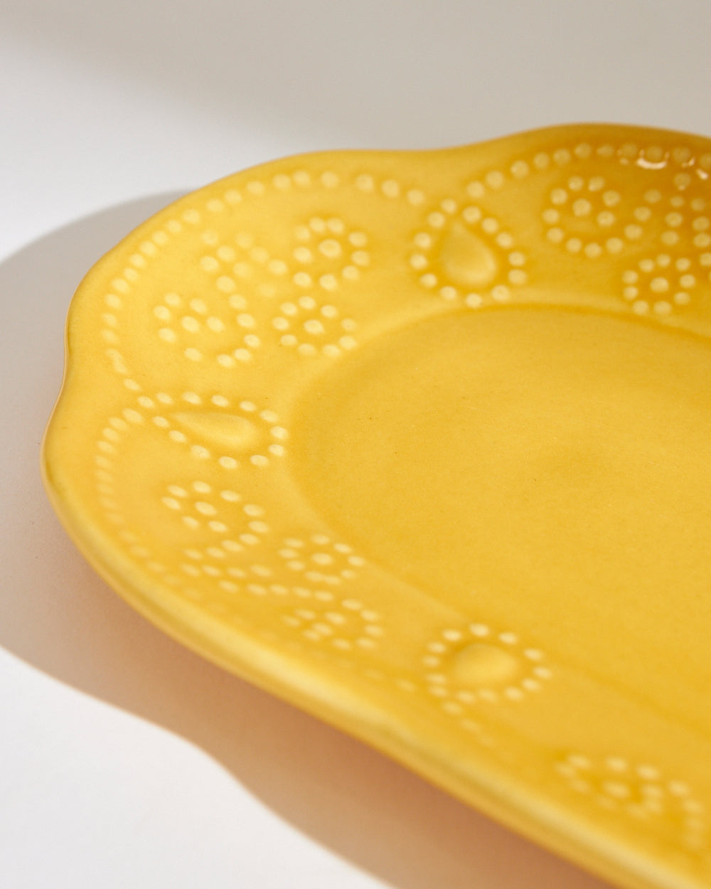 Essentials Lace Platter, Yellow