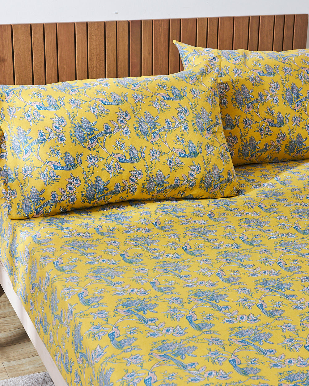 TEAL by Chumbak Persian Pottery Bedsheet, Yellow - Queen size, 104 TC