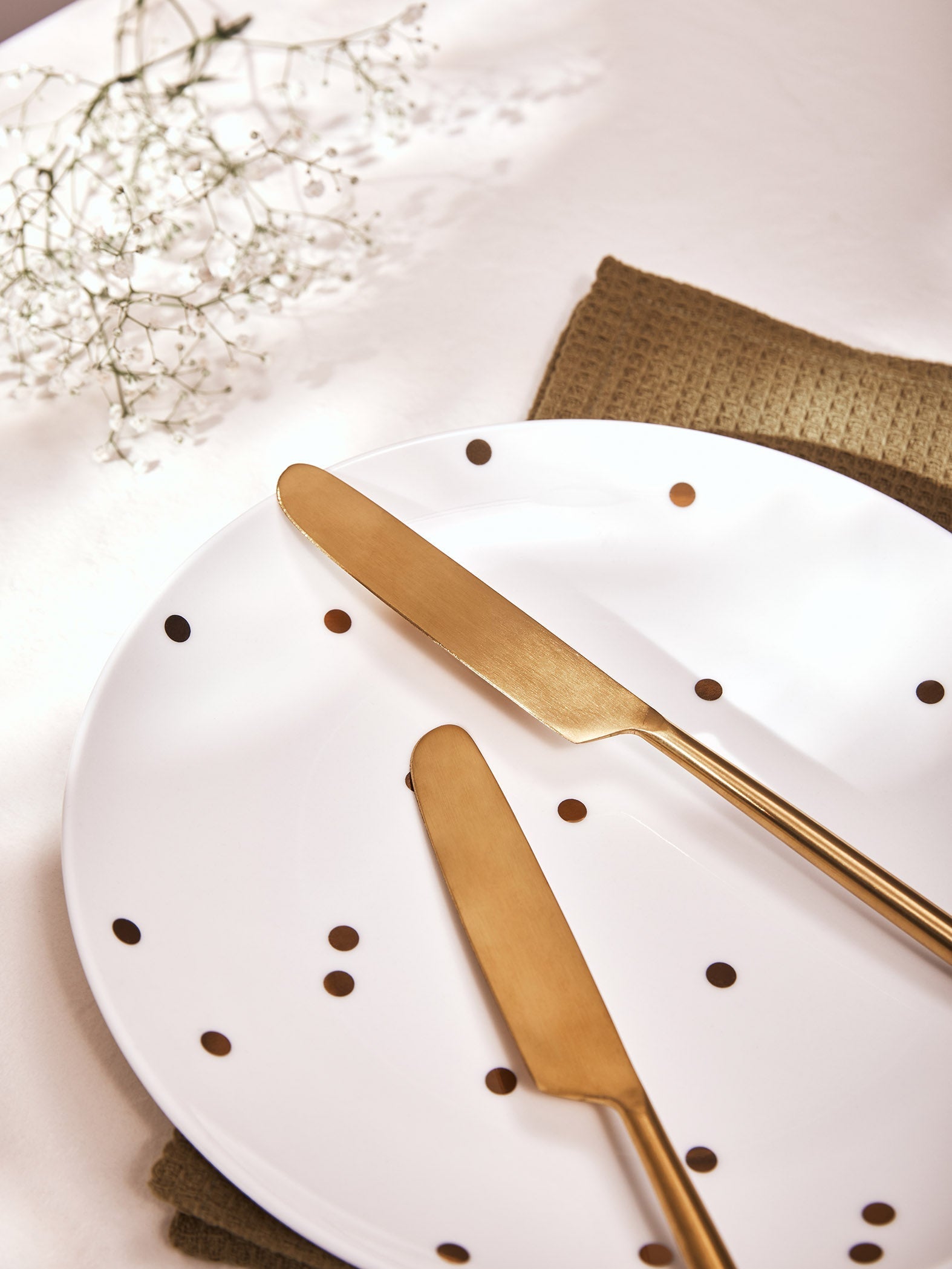 Gold Dinner Knife Set